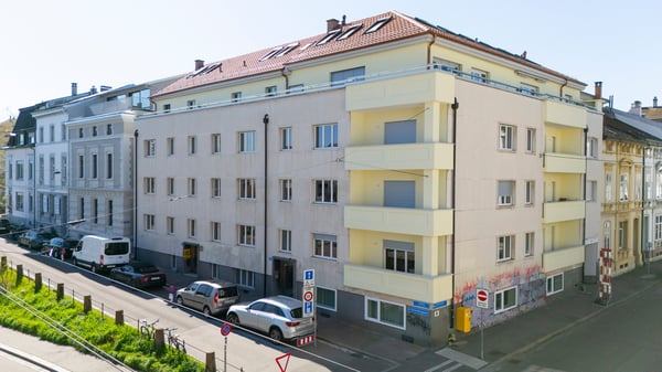 Erstbezug nach komplettem Dachausbau  exklusive Dachgeschosswohnung mit Cabriofenster in zentraler Lage