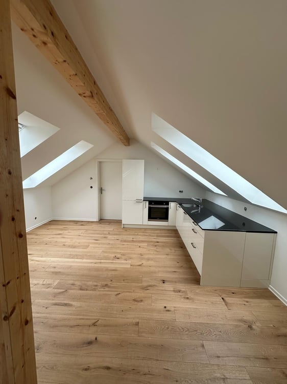 Erstbezug nach komplettem Dachausbau  exklusive Dachgeschosswohnung mit Cabriofenster in zentraler Lage 4