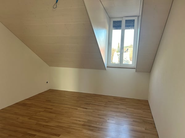 ERSTVERMIETUNG NEUBAU: Topmoderne 1.5-Zimmerdachwohnung im Herzen von Bümpliz 5