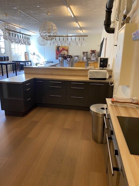 Vielseitig nutzbare Gewerberäumlichkeiten und Lager zentral gelegen 7