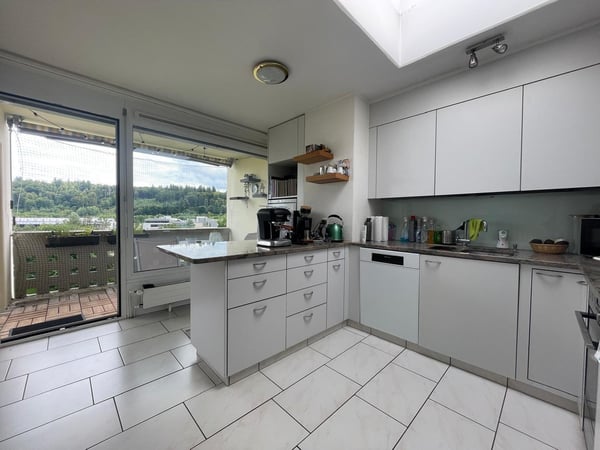 1.5-Zimmer Attikawohnung, mit grosser Terrasse, einzigartiger Aussicht und  Schwedenofen 3