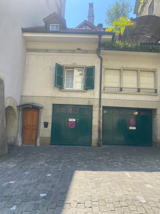 Ein charmantes Einfamilienhaus  mit 1.5-Zimmern und grosszügiger Terrasse in der Altstadt von Bern 1