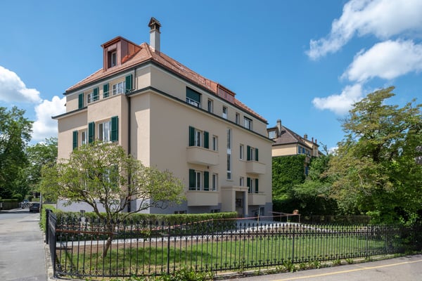 Schöne Dachwohnung mit toller Aussicht im Rossfeldquartier 12