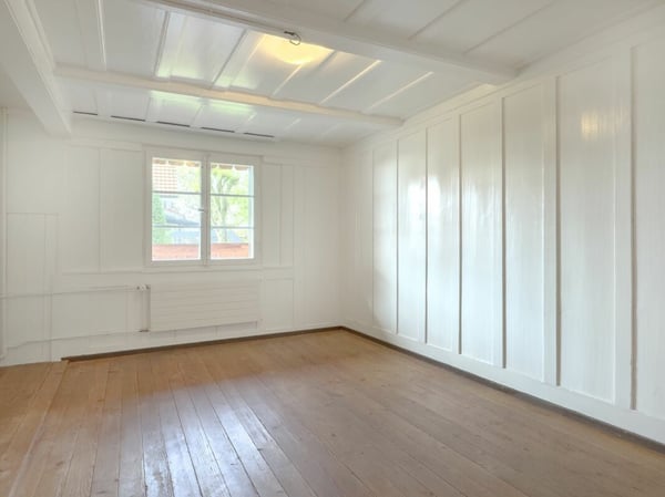 Geschichträchtiges Bauernhaus mit vier Wohnungen und schönem Umschwung 20