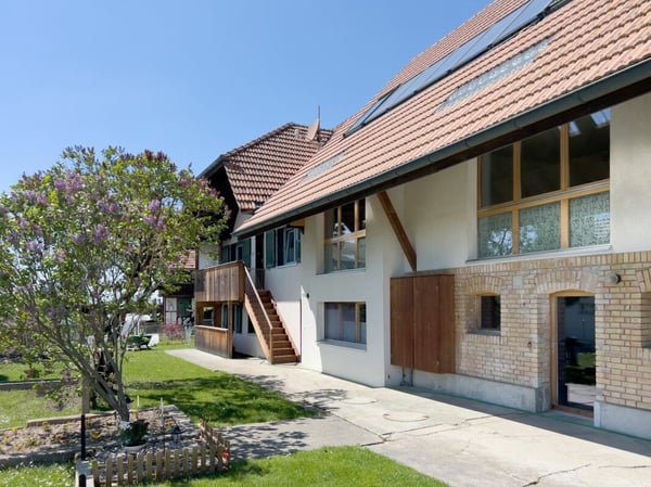 Geschichträchtiges Bauernhaus mit vier Wohnungen und schönem Umschwung 6