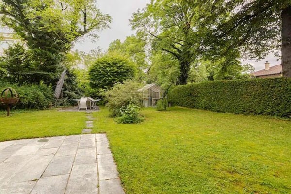 Grandiose 2.5-Zimmer-Altbauwohnung mit fürstlichen 250 m² Wohnfläche an perfekter Wohnlage 17