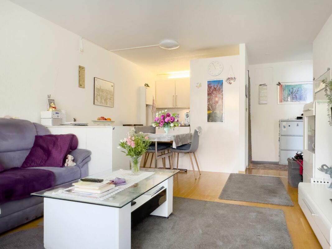 Gemütliche 3-Zimmer-Eigentumswohnung mit Balkon, Keller und Einstellhallenplatz