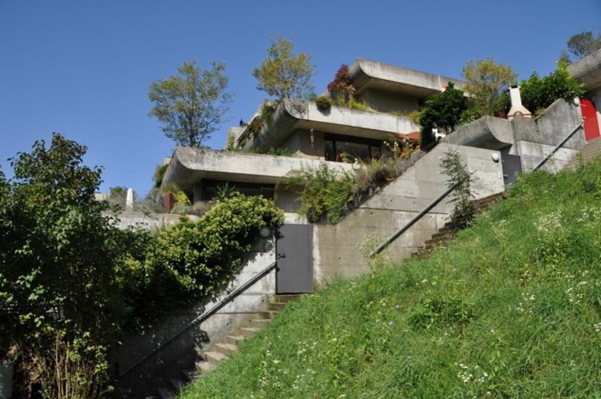 Wohnen wie im eigenen Haus. Sonnig, stadtnah und Privatsphäre inklusive