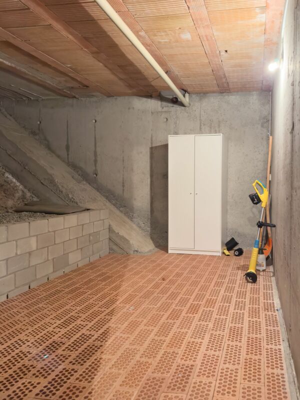 Wohnen wie im eigenen Haus. Sonnig, stadtnah und Privatsphäre inklusive