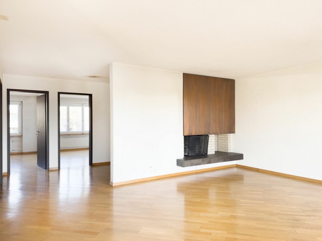 Sonnige 3.5-Zimmer-Eigentumswohnung 80 m² mit Balkon, 19 m² Bastelraum/Studio und Einstellhallenplatz
