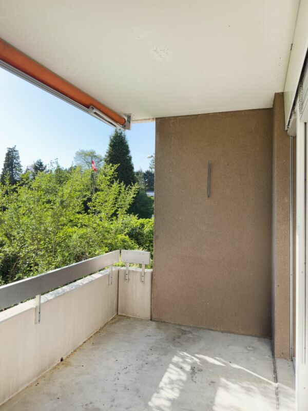 Sonnige 3.5-Zimmer-Eigentumswohnung 80 m² mit Balkon, 19 m² Bastelraum/Studio und Einstellhallenplatz