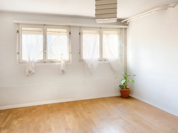 Sonnige 3.5-Zimmer-Eigentumswohnung 80 m² mit Balkon, 19 m² Bastelraum/Studio und Einstellhallenplatz 19