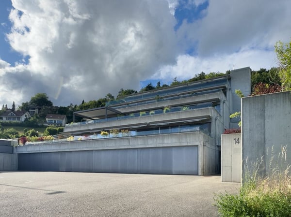 Erstklassige 4.5-Zimmer-Attikawohnung mit 2-Zimmer-Einliegerwohnung und Doppelgarage an spektakulärer Aussichtslage 34