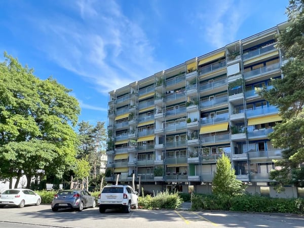 Sonnige 5.5-Zimmer-Eigentumswohnung mit Balkon, Keller und Einstellhallenplatz 1