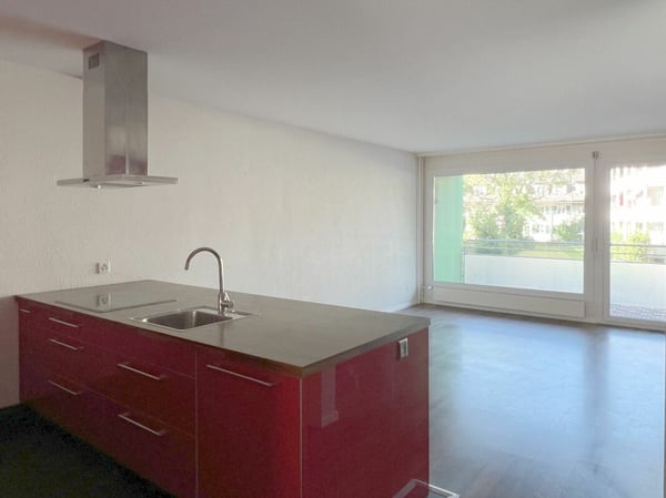 Sonnige 5.5-Zimmer-Eigentumswohnung mit Balkon, Keller und Einstellhallenplatz 3