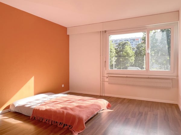 Sonnige 5.5-Zimmer-Eigentumswohnung mit Balkon, Keller und Einstellhallenplatz 12