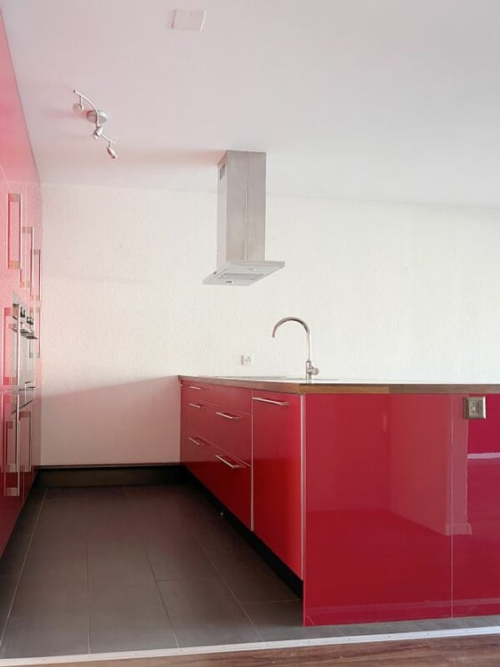 Sonnige 5.5-Zimmer-Eigentumswohnung mit Balkon, Keller und Einstellhallenplatz 2