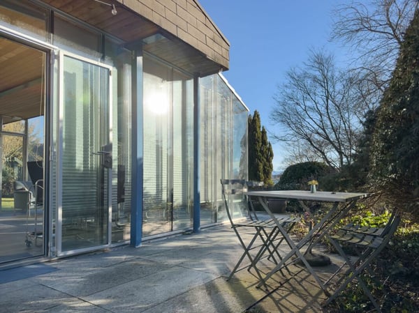 Freistehendes 7-Zimmer-Einfamilienhaus mit luxuriösem Wintergarten, schönem Umschwung und Aussenschwimmbad 23