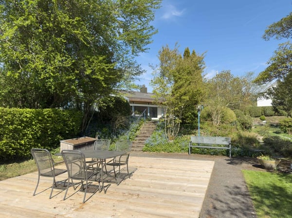 Freistehendes 7-Zimmer-Einfamilienhaus mit luxuriösem Wintergarten, schönem Umschwung und Aussenschwimmbad 5