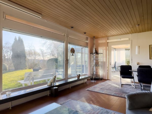 Freistehendes 7-Zimmer-Einfamilienhaus mit luxuriösem Wintergarten, schönem Umschwung und Aussenschwimmbad 10