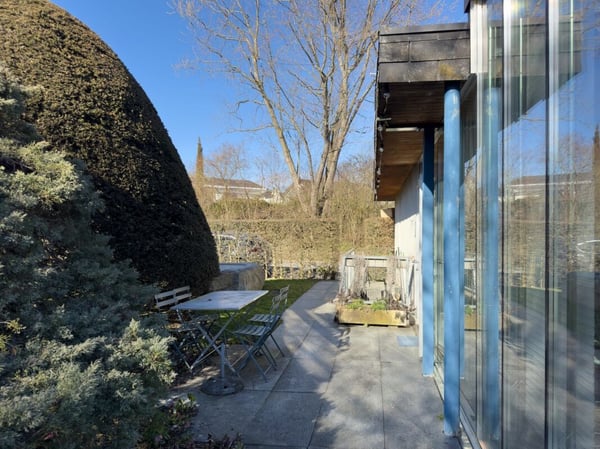 Freistehendes 7-Zimmer-Einfamilienhaus mit luxuriösem Wintergarten, schönem Umschwung und Aussenschwimmbad 25
