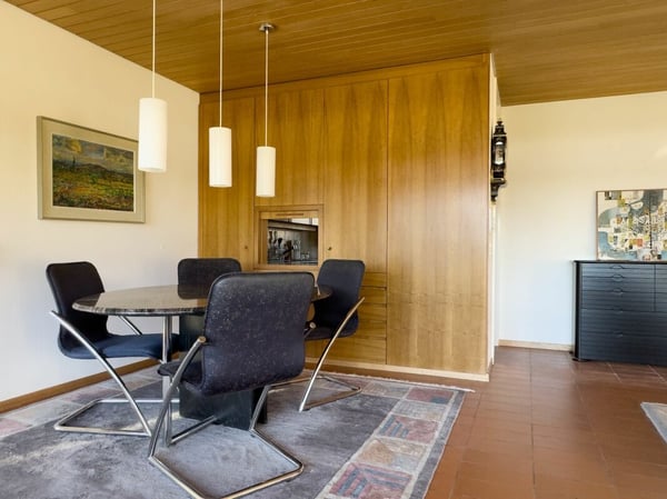 Freistehendes 7-Zimmer-Einfamilienhaus mit luxuriösem Wintergarten, schönem Umschwung und Aussenschwimmbad 12