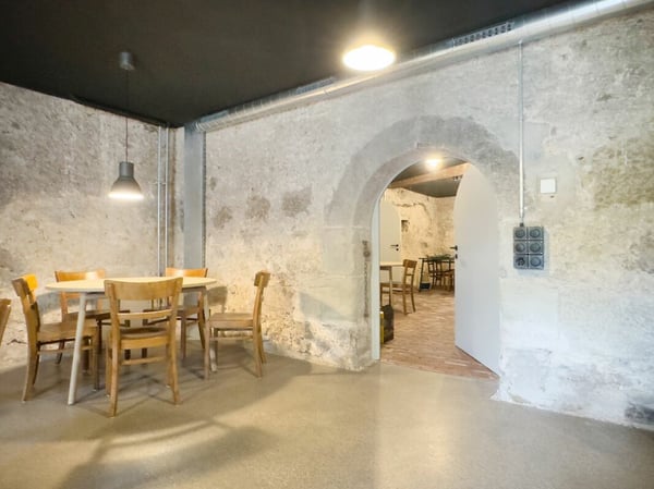 Modern ausgebaute 2.5-Zimmer-Duplexwohnung mit einzigartiger Wohnqualität, gemütlicher Loggia, Einstellhallenplatz und vielfältigen Annehmlichkeiten im Schlosspark 29