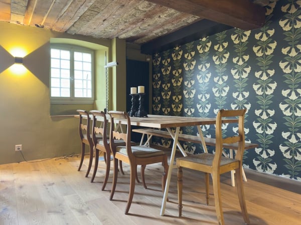 Modern ausgebaute 2.5-Zimmer-Duplexwohnung mit einzigartiger Wohnqualität, gemütlicher Loggia, Einstellhallenplatz und vielfältigen Annehmlichkeiten im Schlosspark 26
