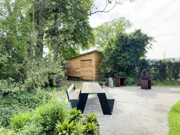 Modern ausgebaute 2.5-Zimmer-Duplexwohnung mit einzigartiger Wohnqualität, gemütlicher Loggia, Einstellhallenplatz und vielfältigen Annehmlichkeiten im Schlosspark 36