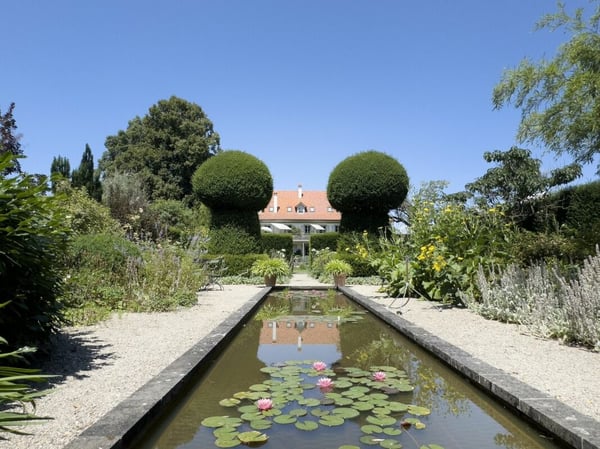 Modern ausgebaute 2.5-Zimmer-Duplexwohnung mit einzigartiger Wohnqualität, gemütlicher Loggia, Einstellhallenplatz und vielfältigen Annehmlichkeiten im Schlosspark 23
