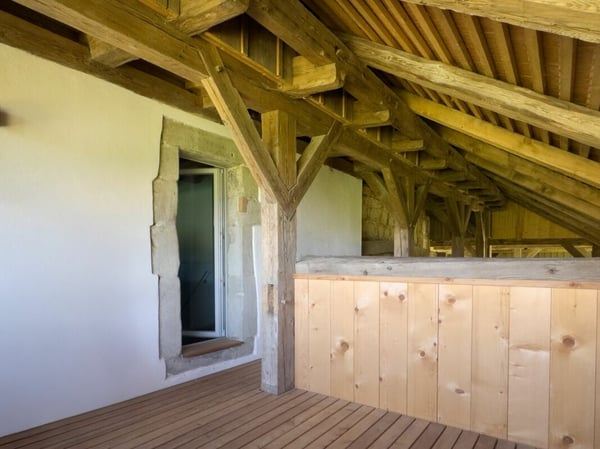 Modern ausgebaute 2.5-Zimmer-Duplexwohnung mit einzigartiger Wohnqualität, gemütlicher Loggia, Einstellhallenplatz und vielfältigen Annehmlichkeiten im Schlosspark 18