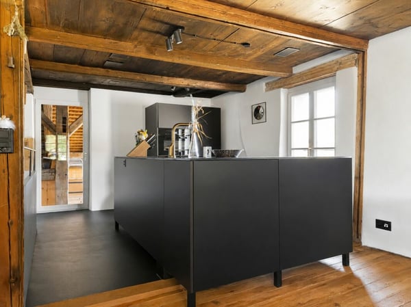 Modern ausgebaute 2.5-Zimmer-Duplexwohnung mit einzigartiger Wohnqualität, gemütlicher Loggia, Einstellhallenplatz und vielfältigen Annehmlichkeiten im Schlosspark 8