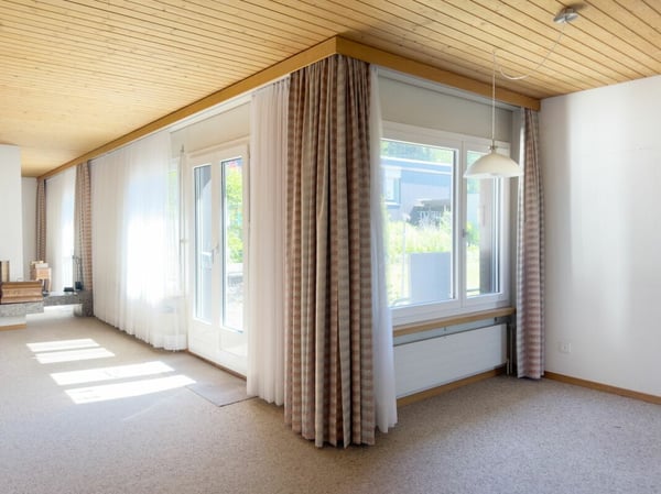 6.5-Zimmer-Einfamilienhaus im Bungalowstil mit grossem Garten und Einstellhallenplatz 8