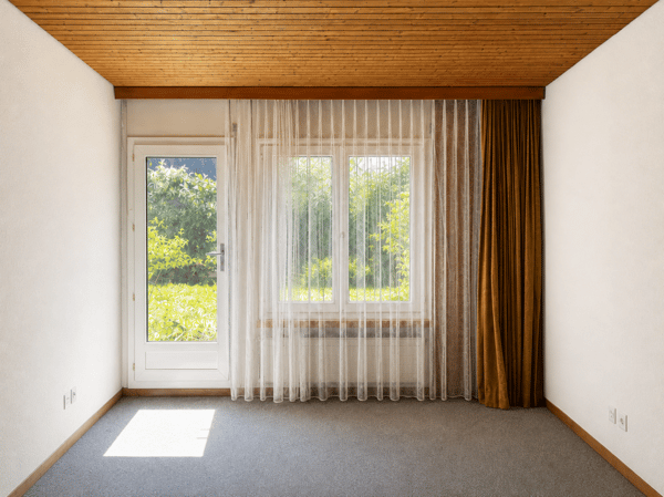 6.5-Zimmer-Einfamilienhaus im Bungalowstil mit grossem Garten und Einstellhallenplatz 12