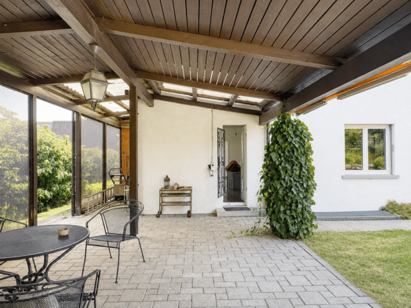 Freistehendes 6-Zimmer-Einfamilienhaus mit schöner Gartenanlage, Balkon, Garage und Vorplatz mit Parkplatzmöglichkeiten 5