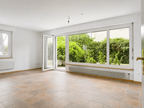 Freistehendes 6-Zimmer-Einfamilienhaus mit schöner Gartenanlage, Balkon, Garage und Vorplatz mit Parkplatzmöglichkeiten 9
