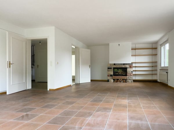 Freistehendes 6-Zimmer-Einfamilienhaus mit schöner Gartenanlage, Balkon, Garage und Vorplatz mit Parkplatzmöglichkeiten 10