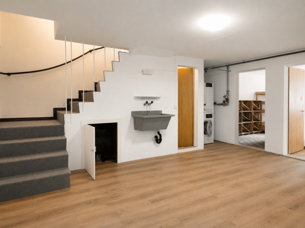 Freistehendes 6-Zimmer-Einfamilienhaus mit schöner Gartenanlage, Balkon, Garage und Vorplatz mit Parkplatzmöglichkeiten 20