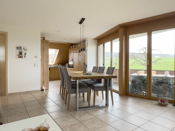 Grosszügige 3.5-Zimmerwohnung in ländlicher Umgebung mit Balkon und Gartenanteil 4