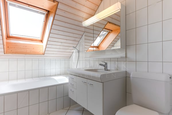 Offene 3.5-Zimmer-Dupplexwohnung mit sonnigem Balkon in Gasel 5