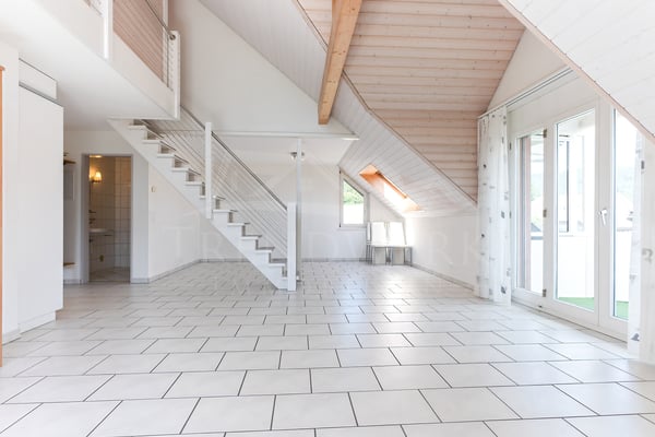 Offene 3.5-Zimmer-Dupplexwohnung mit sonnigem Balkon in Gasel 2