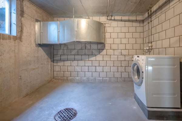 4.5 Zimmer Doppelhaushälfte mit viel Platz und Garten in Niedermuhlern 10