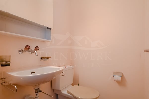 4-Zimmer-Doppeleinfamilienhaus mit sonnigem Garten und Garage in Worb 4