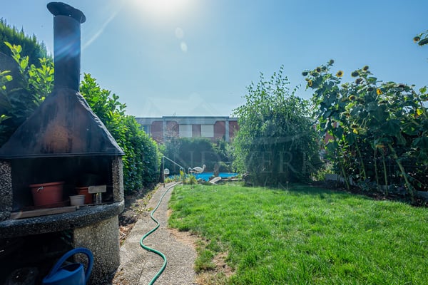 Ruhiges 6-Zimmer-Reiheneinfamilienhaus mit Pool & Garage in Wünnewil 13