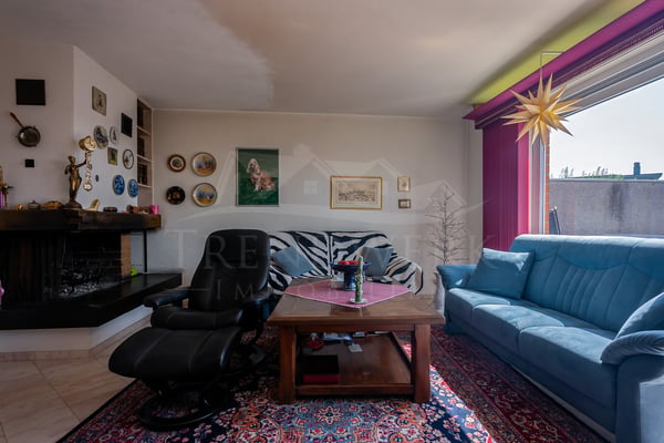Ruhiges 6-Zimmer-Reiheneinfamilienhaus mit Pool & Garage in Wünnewil 3