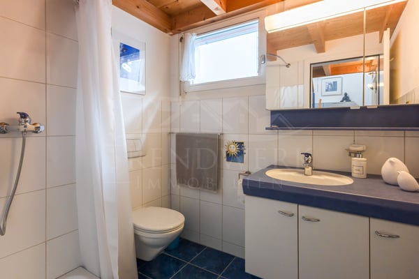 Grosszügige 5-Zimmer-Doppelhaushälfte mit zwei Parkplätzen in Neuenegg 8