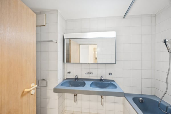 Frisch aufgefrischte 3.5-Zimmer-Wohnung im 3. Obergeschoss in Biel 10