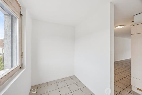 Frisch aufgefrischte 3.5-Zimmer-Wohnung im 3. Obergeschoss in Biel 3
