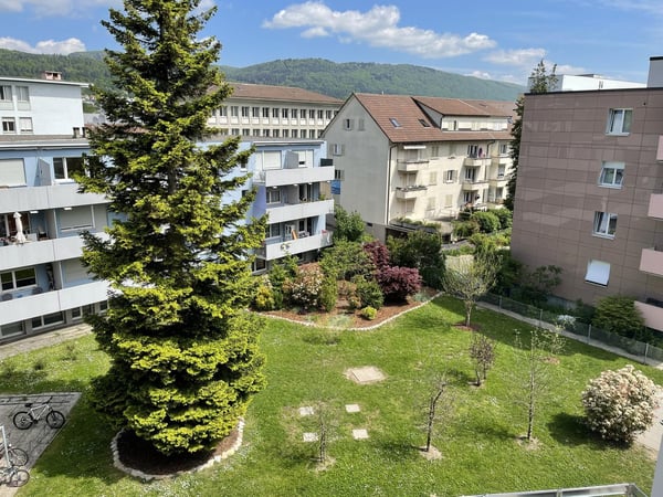 Frisch aufgefrischte 3.5-Zimmer-Wohnung im 3. Obergeschoss in Biel 11