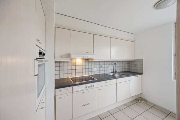 Frisch aufgefrischte 3.5-Zimmer-Wohnung im 3. Obergeschoss in Biel 8